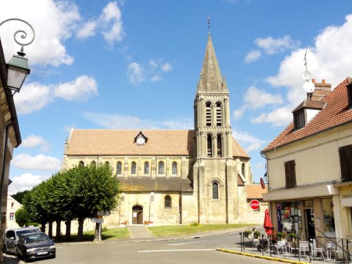 02 - Nesles-la-Valle_(95),_église_Saint-Symphorien,_vue_depuis_le_sud_1