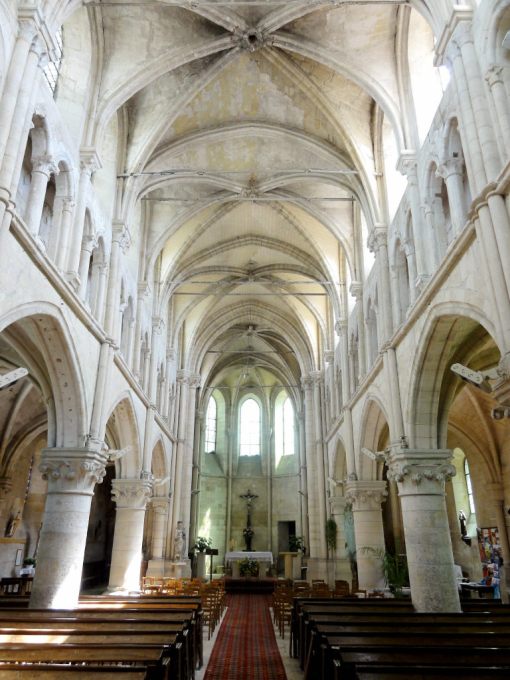 04 - Nesles-la-Vallée_(95),_église_Saint-Symphorien,_vue_générale_intérieure_4